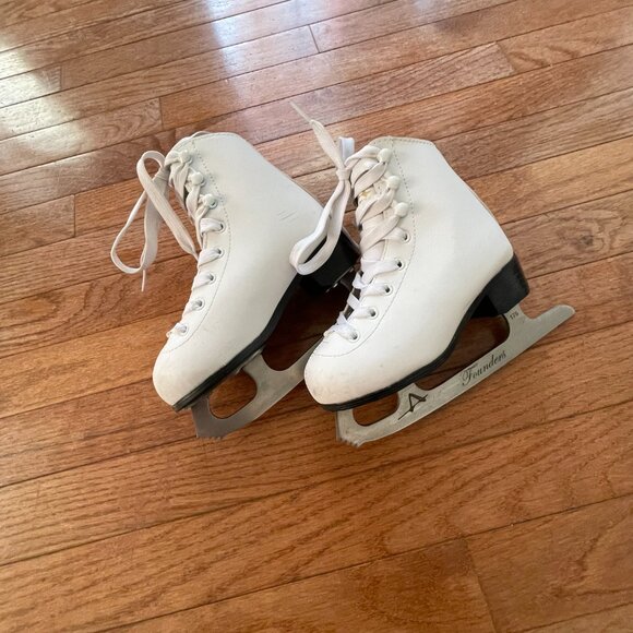 Classic White Figure Skates with Silver Blades - Picture 2 of 2